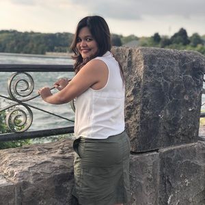 Meet your Posher, Desai